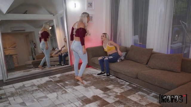 Превью Сначала блондиночка была злая, а затем кончила от лесбийского траха № 35545