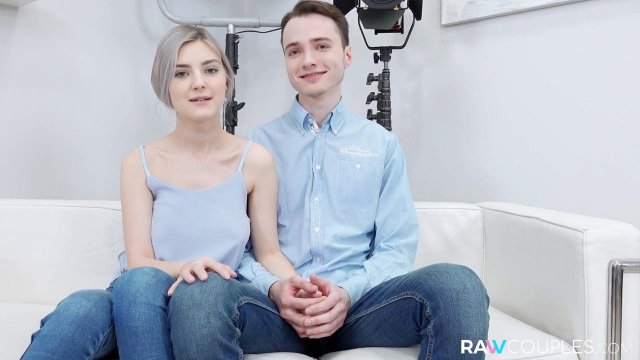 Превью красотка с упругими сиськами трахнулась с фотографом во время работы № 35642