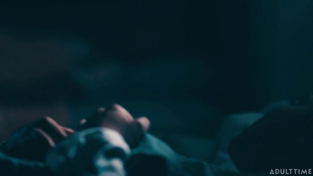 Две лучшие подружки наконец-то признались друг другу в любви