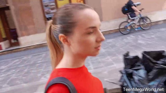 Превью Бескомлексная телка отдалась незнакомцу № 36986