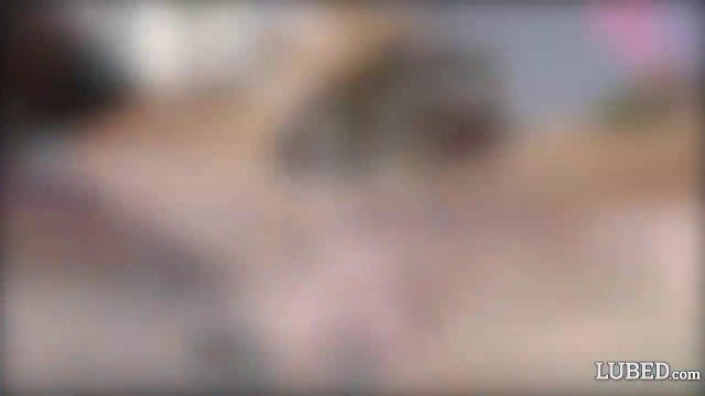 Превью Взрослый сосед трахает молодую дочку друга в масле № 39535