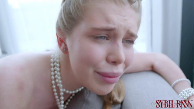 Превью Русская сучка хочет кончить на страпоне № 41650