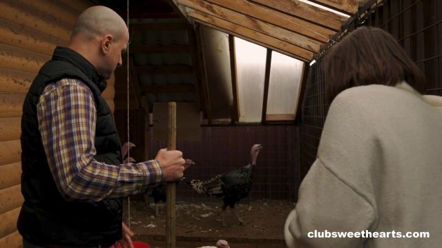 Красивый секс в деревне с тремя лесби