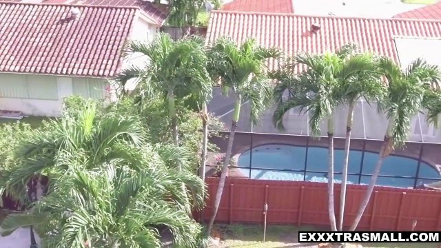 Превью Лысый грубо натирает толстым хуем большое нежное влагалище партнерши № 4640